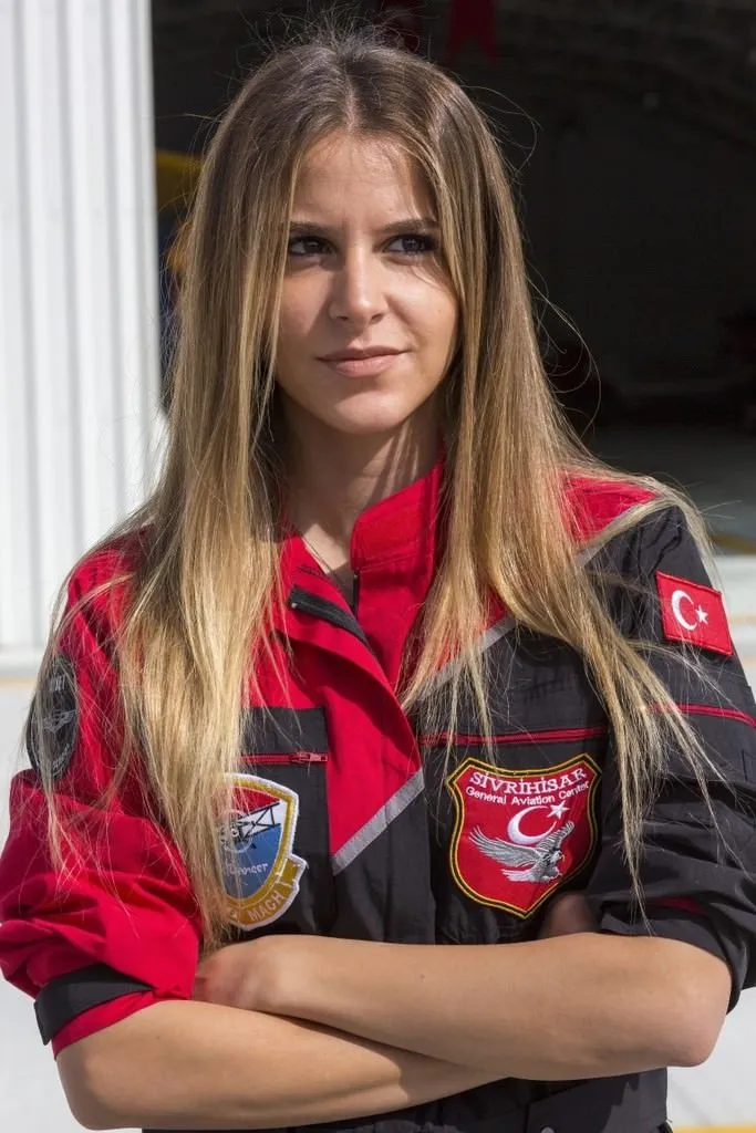 Türkiye’nin ilk kadın sivil helikopter pilotu