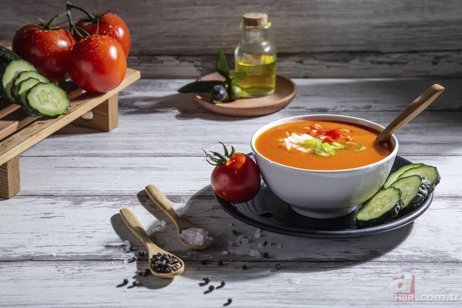 Aşırı tuzlu çorbaya çözüm: İçine eklenen bir miktar sıvı tadı düzeltiyor 2