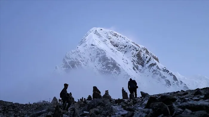 cinden-everest-daginda-bir-ilk-abd-ve-ingiltereyi-geride-birakti-1651676160301.jpg Çin'den Everest Dağı'nda bir ilk: ABD ve İngiltere'yi geride bıraktı - 2