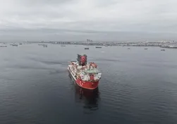 Yıldırım Sondaj Gemisi Karadeniz yolcusu! İstanbul Boğazı’ndan geçti
