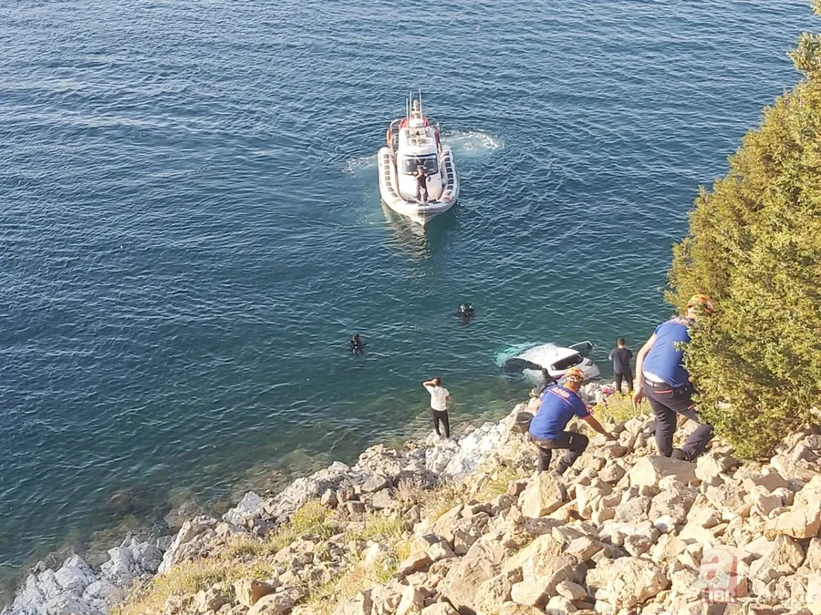 Van'da otomobil göle uçtu! Korkunç kazda 2 kişi can verdi 4