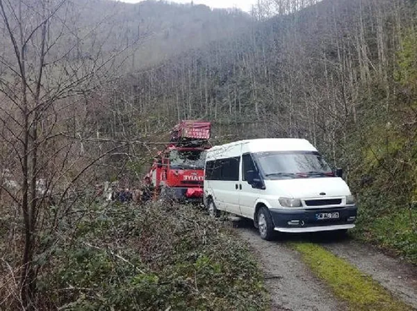 Baraj gölünde tekne alabora oldu: 1 kayıp - 1