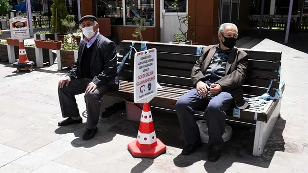 65 yaş üstü dikkat! Sokağa çıkma yasağı saatleri nasıl? 65 yaş üstü toplu taşıma kullanabilir mi? Detaylar açıklandı - 3