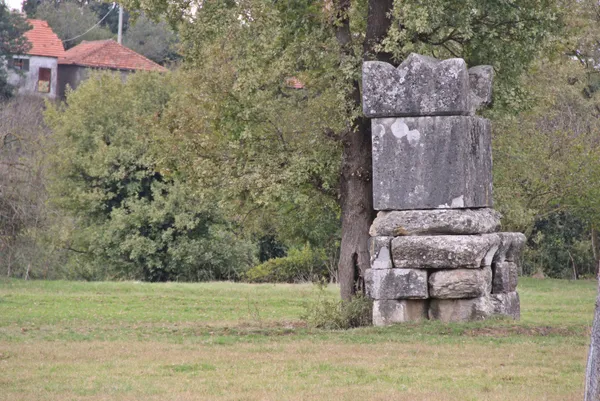 kocaelinde-2-bin-senelik-lahde-kazinmis-cumleler-gorenleri-saskina-ceviriyor-1633343250111.jpg Kocaeli’nde 2 bin senelik lahde kazınmış cümleler görenleri şaşkına çeviriyor - 4