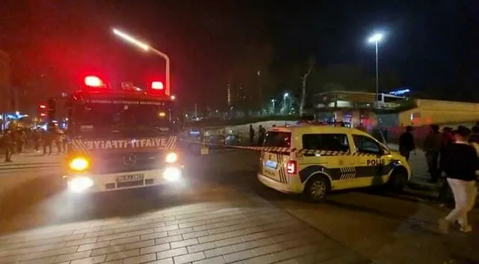 son-dakika-taksim-metro-istasyonunda-yangin-1650831173094.jpg Taksim Metro İstasyonu'nda yangın! - 1