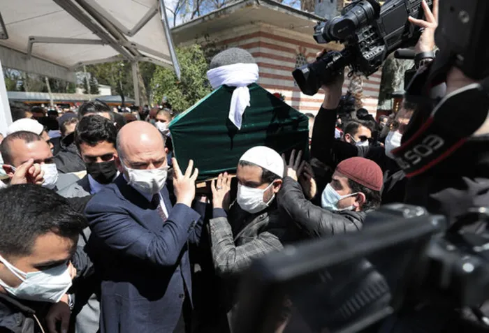 Son dakika: Bediüzzaman Said Nursi'nin talebelerinden Hüsnü Bayramoğlu son yolculuğuna uğurlandı - 6