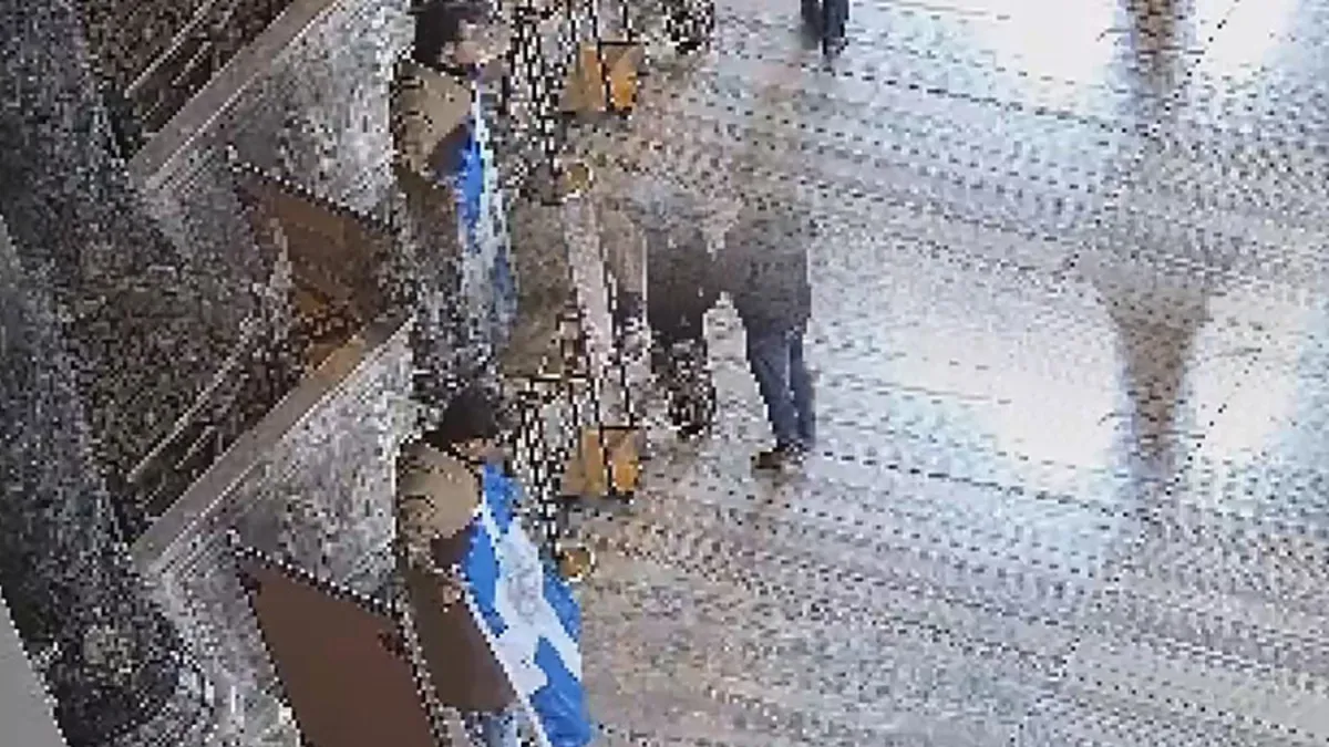 Ayasofya'da alçak provokasyon! "Ya Ortodoks ol ya da öl" bayrağı açtılar