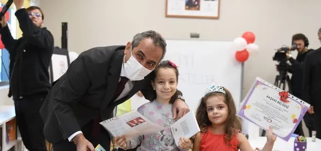 Emine Erdoğan’dan hastanede tedavi gören çocuklara karne tebriği