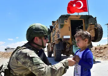 Alman gazeteciden itiraf: Milyonlarca insanı öldüren Müslümanlar değil