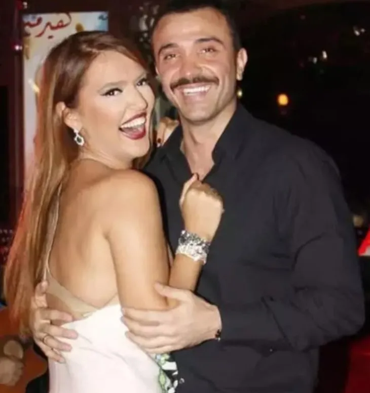 Demet Akalın’ın 53. yaşında Okan Kurt tüm arşivi paylaştı! Bakın nasıl tanışmışlar...