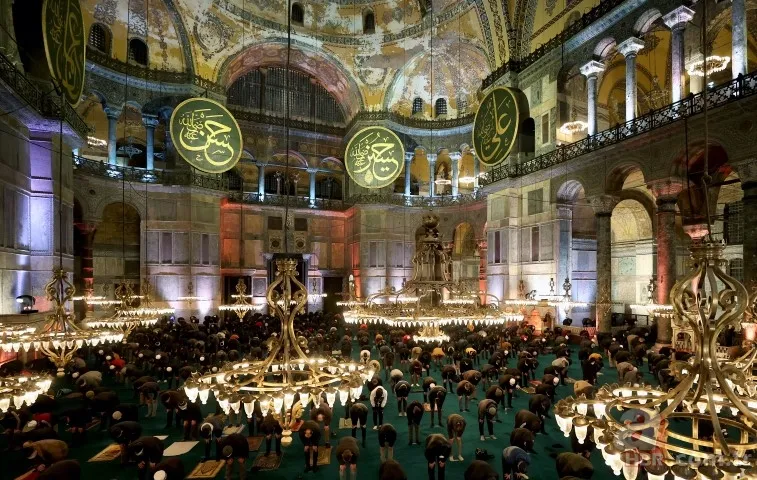 Ayasofya Camii'nde Regaip Kandili coşkuyla idrak edildi 18