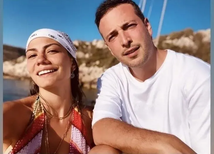 Oyuncu Demet Özdemir annesinin ikizi çıktı! Genç kızlara taş çıkarıyor! Anne kızın şaşırtan benzerliği...