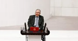 Türk siyasetinin acı kaybı! 85 yaşında hayatını kaybetti
