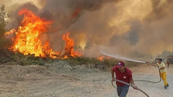 gundogmusta-9-helikopterle-yangina-mudahale-ediliyor-antalya-belediye-baskani-muhittin-boceke-disisleri-bakani-cavusoglundan-yanit-1627918829021.jpg Gündoğmuş'ta 9 helikopterle yangına müdahale ediliyor! Antalya Belediye Başkanı Muhittin Böcek'e Dışişleri Bakanı Çavuşoğlu'ndan yanıt - 4