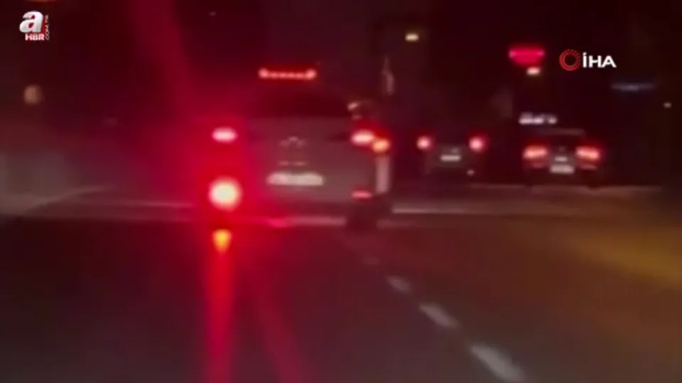 İki sürücünün yol verme inadı kamerada