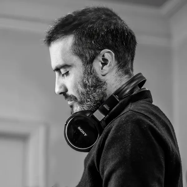 1671601420376.jpg Yapımcı Cüneyt Karakuş’a festivalde profesör dayağı! Hakaret, tehdit ve darp... - 1