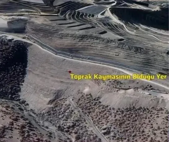 ali-yerlikaya-ve-alparslan-bayraktardan-erzincandaki-madencilerin-ailelerine-gecmis-olsun-ziyareti-1708373306739.jpeg Bakan Ali Yerlikaya ve Alparslan Bayraktar'dan Erzincan'daki madencilerin ailelerine ziyaret - 2