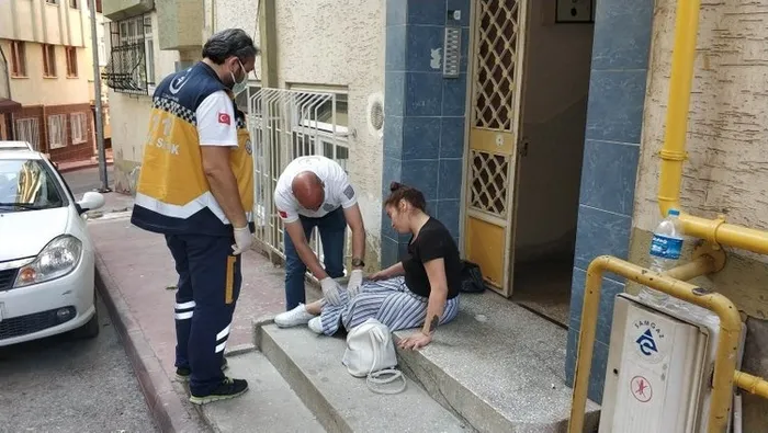 Son dakika: Samsun'da "Sosyal medya hesaplarımı çaldın" kavgası! Genç kadın hastanelik oldu - 4