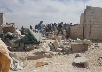 Suriye'de sığınmacı kampına hava saldırısı