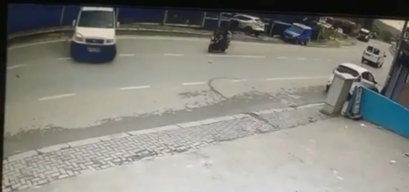 Beykoz'da akılalmaz kaza: Camdan arabanın içine düştü