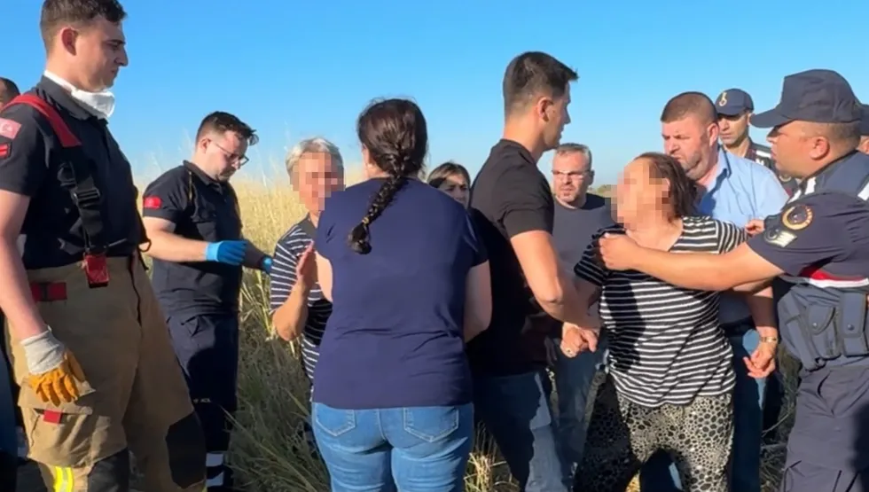 Edirne'de cenazenin başında gelin-kayınvalide kavgası çıktı - 1