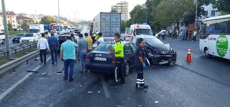 Son dakika: TEM'de zincirleme kaza! Yaralılar var...
