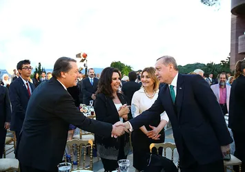 Usta sanatçı Ahmet Özhan'dan dikkat çeken sözler: Cumhurbaşkanımız dolara da "one minute" dedi