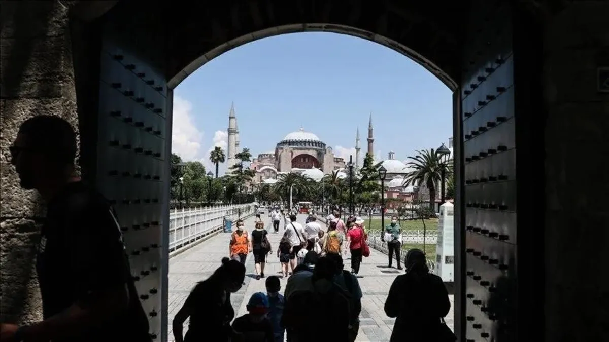 İstanbul'a turist akını! 2 ayda 2,5 milyona yaklaştı