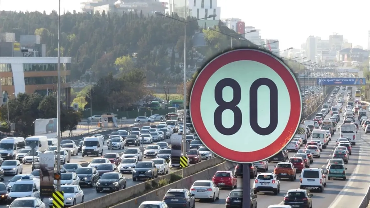 Hız sınırını aşanın ehliyeti iptal olacak