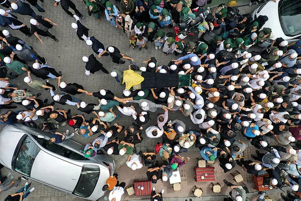 Son dakika: Ömer Tuğrul İnançer’e son veda! Cenazesi omuzlarda taşındı