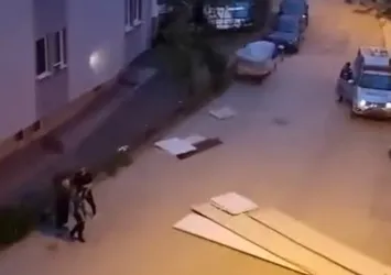 Karabükte fırtına engeli: Çatılar yola uçtu