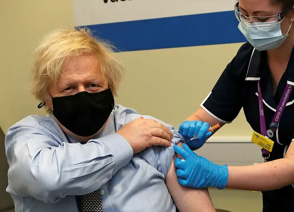 1616184018130.jpg Herkesin tartıştığı aşıyı yaptırdı! Boris Johnson'dan AstraZeneca hamlesi... - 3