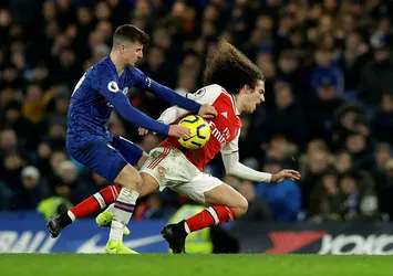 Chelsea ile Arsenal 2-2 berabere kaldı
