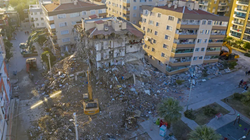 İşte İzmir'deki depremin telsiz konuşmaları! Yaşanan dehşet tüyler ürpertti