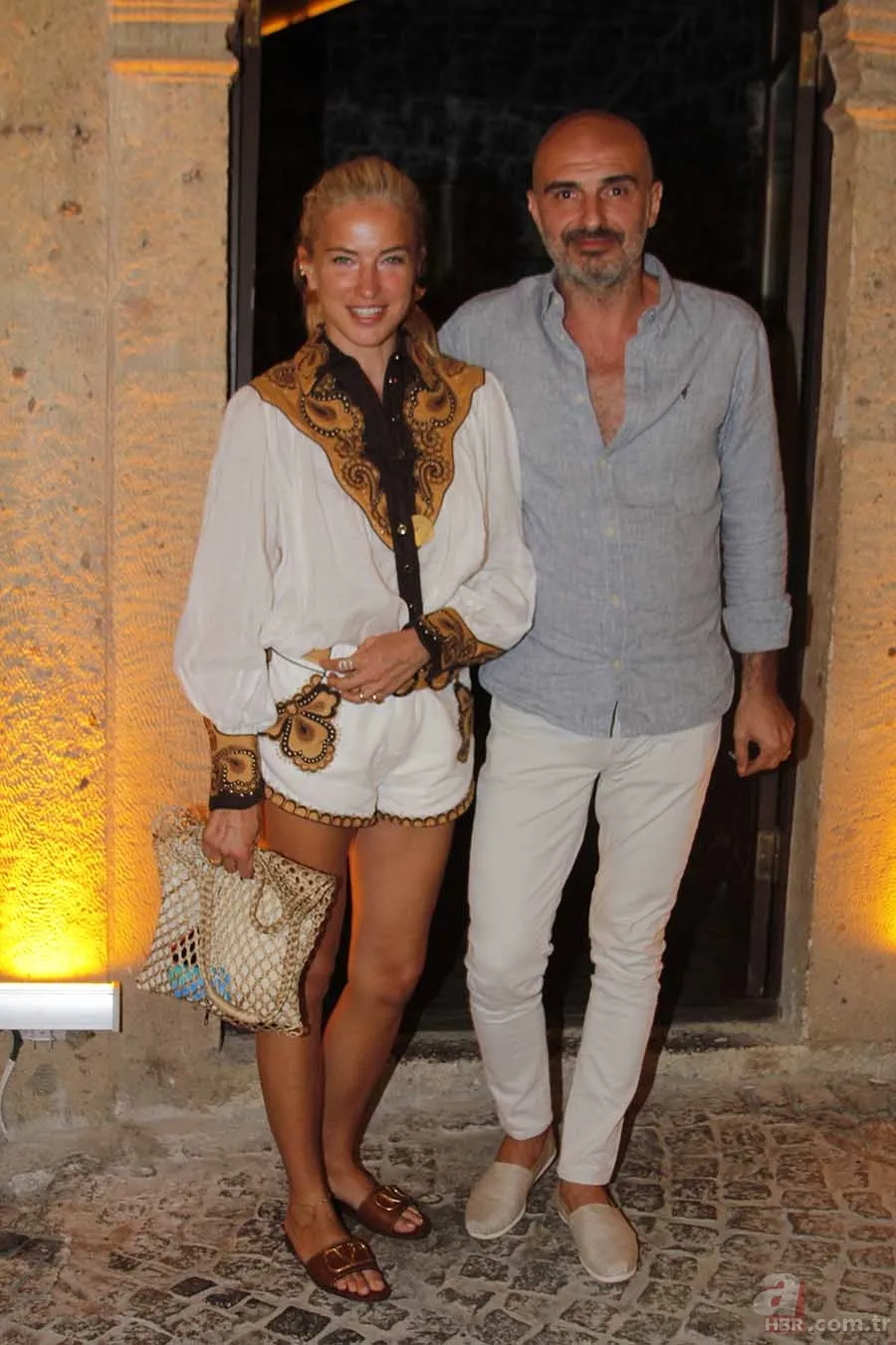 Burcu Esmersoy ve Berk Suyabatmaz boşanıyor mu? Açıklama geldi 1