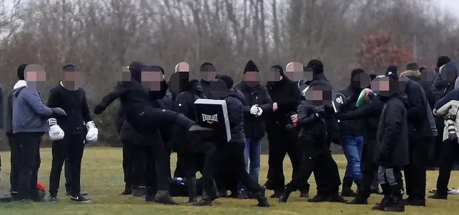 İngiltere’de o grup eski askerlerden ordu kurdu! Savaş çağrısı sokağa döktü