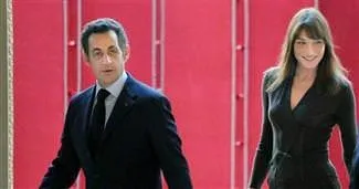 Carla, Sarkozy’yi terk edecek