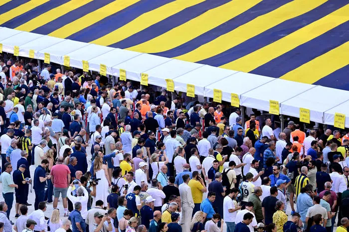 fenerbahcede-kiliclar-cekildi-aziz-yildirimdan-adaylik-aciklamasi-164641-imza-toplanirsa-1748532356986.jpg FOTOĞRAF: AA