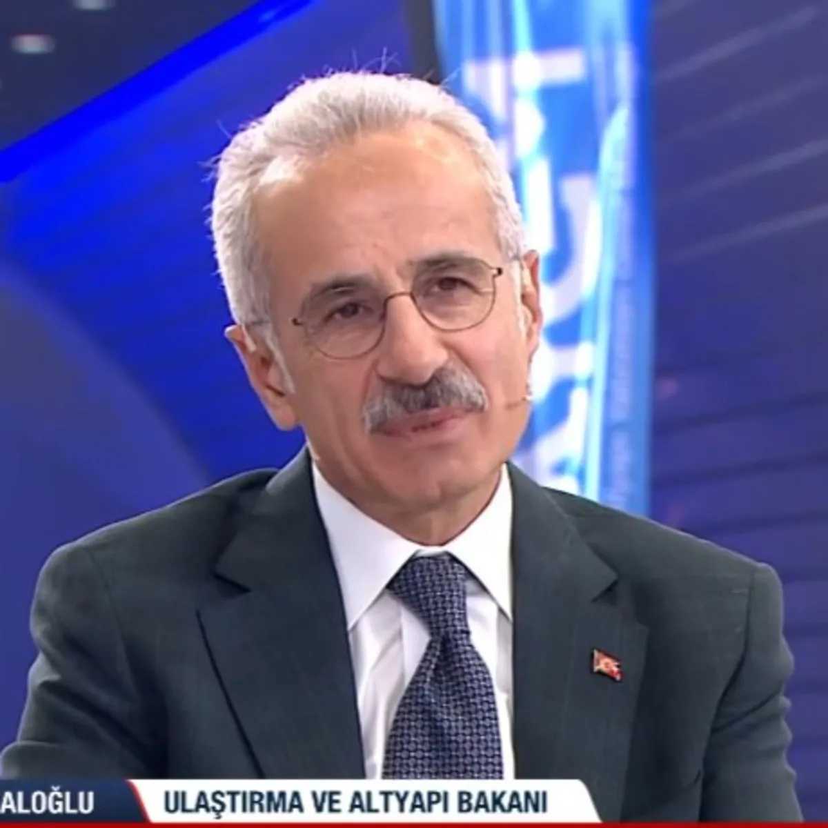 Ulaştırma Bakanı Uraloğlu'ndan A Haber'de peş peşe müjdeler! İlk yerli tren geliyor: Saatte 225 km gidecek | Halkalı-İstanbul Havalimanı 30 dakika olacak