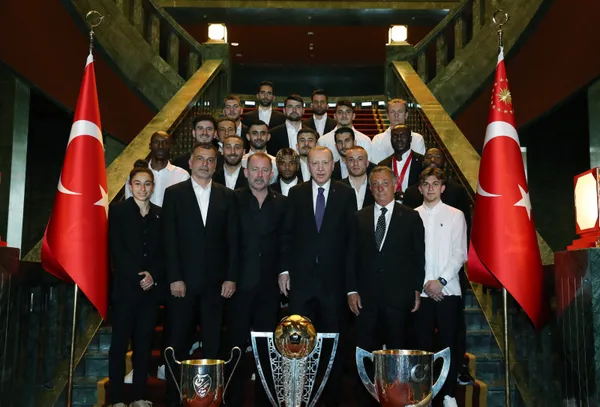 Beşiktaş'ta flaş Sergen Yalçın gelişmesi! Yönetimden yeni teklif - 1
