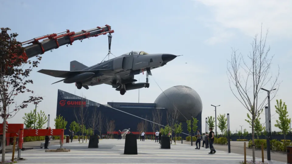 Türkiye'nin keşif ve bombardıman uçağı RF-4 E Phantom II! Geçmişi başarılarla dolu
