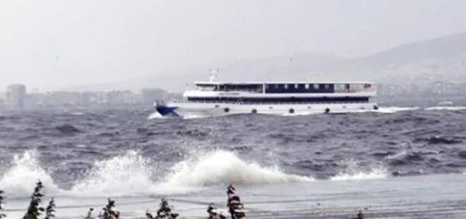 İzmir'de vapur seferleri iptal edildi