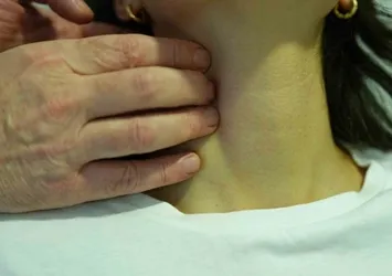 Boyundaki şişlik ciddi hastalıkların habercisi olabilir