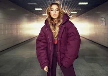 Hadise'ye büyük tepki!