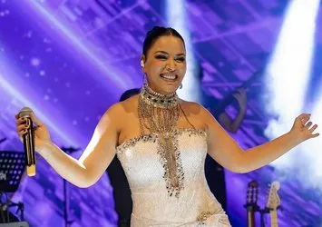 Kilolarıyla gündemde olan şarkıcı Zara diyete girdi: 24 saatte bir yiyorum
