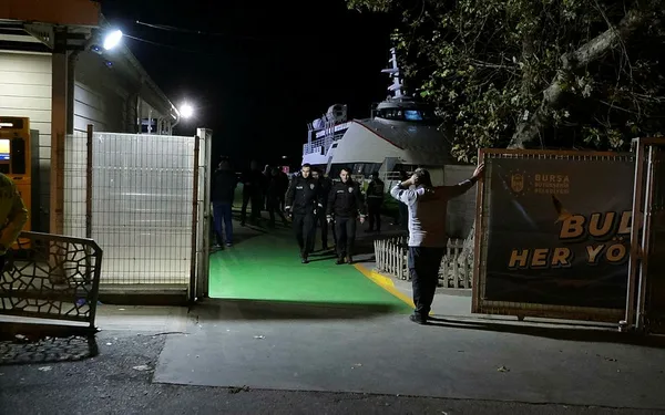 İstanbul’a gelecek deniz otobüsünde bomba ihbarı! Bursa’yı alarma geçiren olay! Valilikten son dakika açıklaması