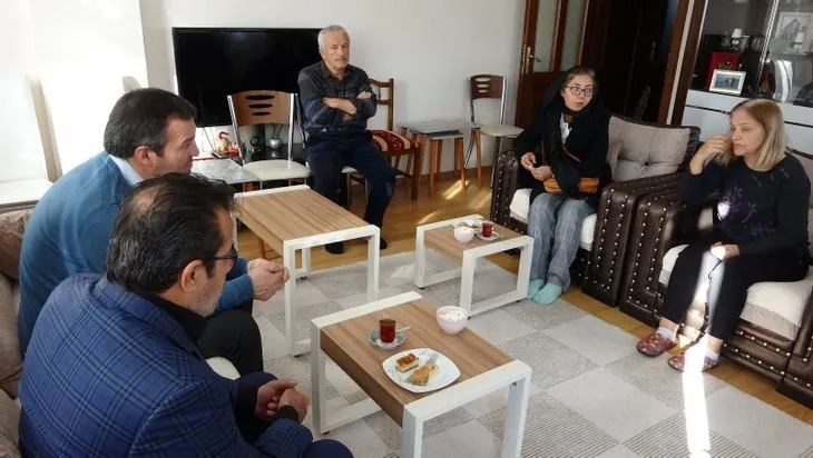 Özgecan Aslan’ın ailesi Ceren Özdemir’in ailesini ziyaret etti!