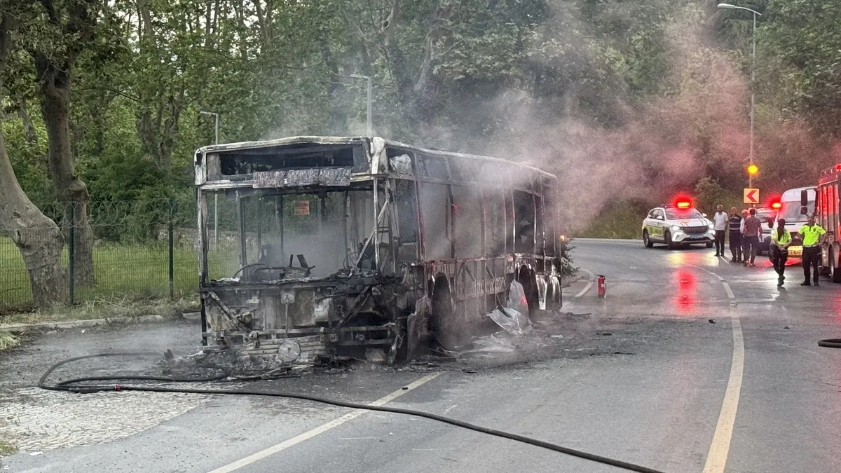 Beykoz'da yanan İETT otobüsü küle döndü