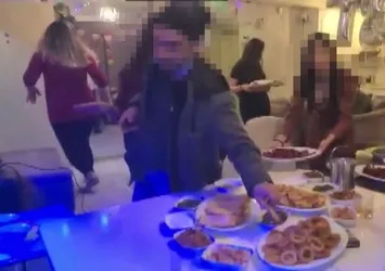 Serbest bırakılması için polise milyonluk rüşvet teklif etti! Skandal görüntüler