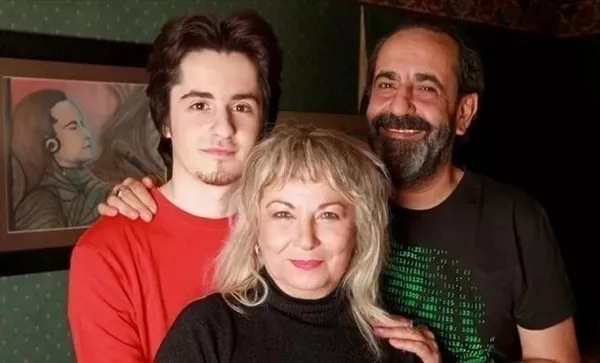 1687604123675.jpeg Ünlü sanatçı Özkan Uğur entübe edilmişti! Ailesinden açıklama: Güzel haberler almaya başladık - 5